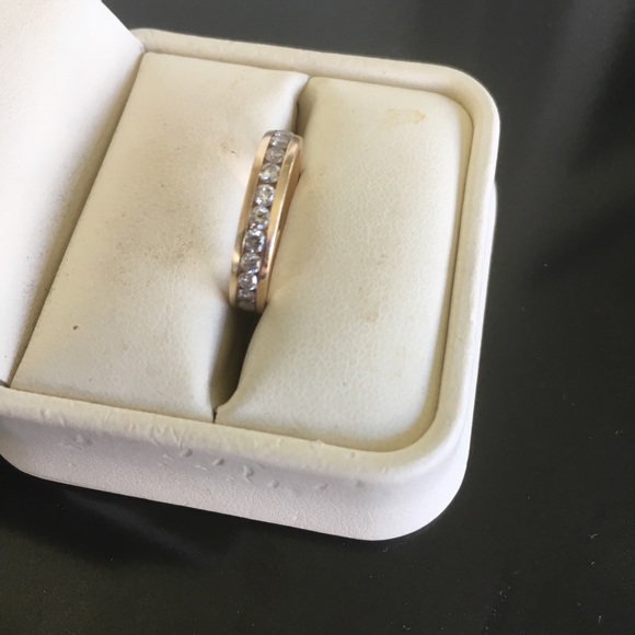 Ring - Picture 3 of 4